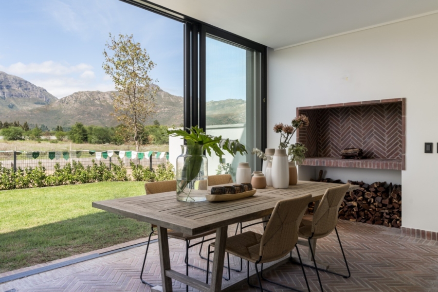 3 Bedroom Property for Sale in Drakenzicht Western Cape